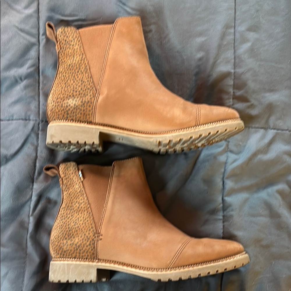 Toms Tan Ankle Boots with Elastic Panels